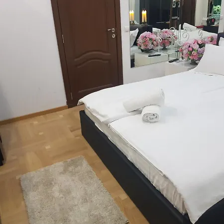 Apartment Camera Oglinzi National Arena Bukarest
